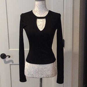 Divided long sleeve cut out neckline shirt XS